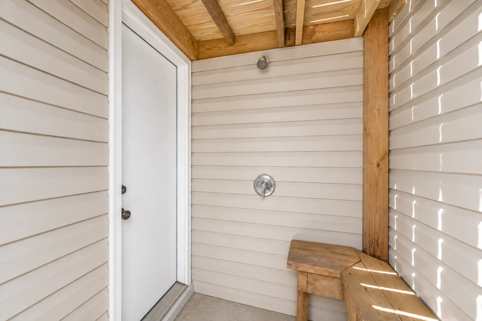 Outdoor shower enclosure, Beach Cottage