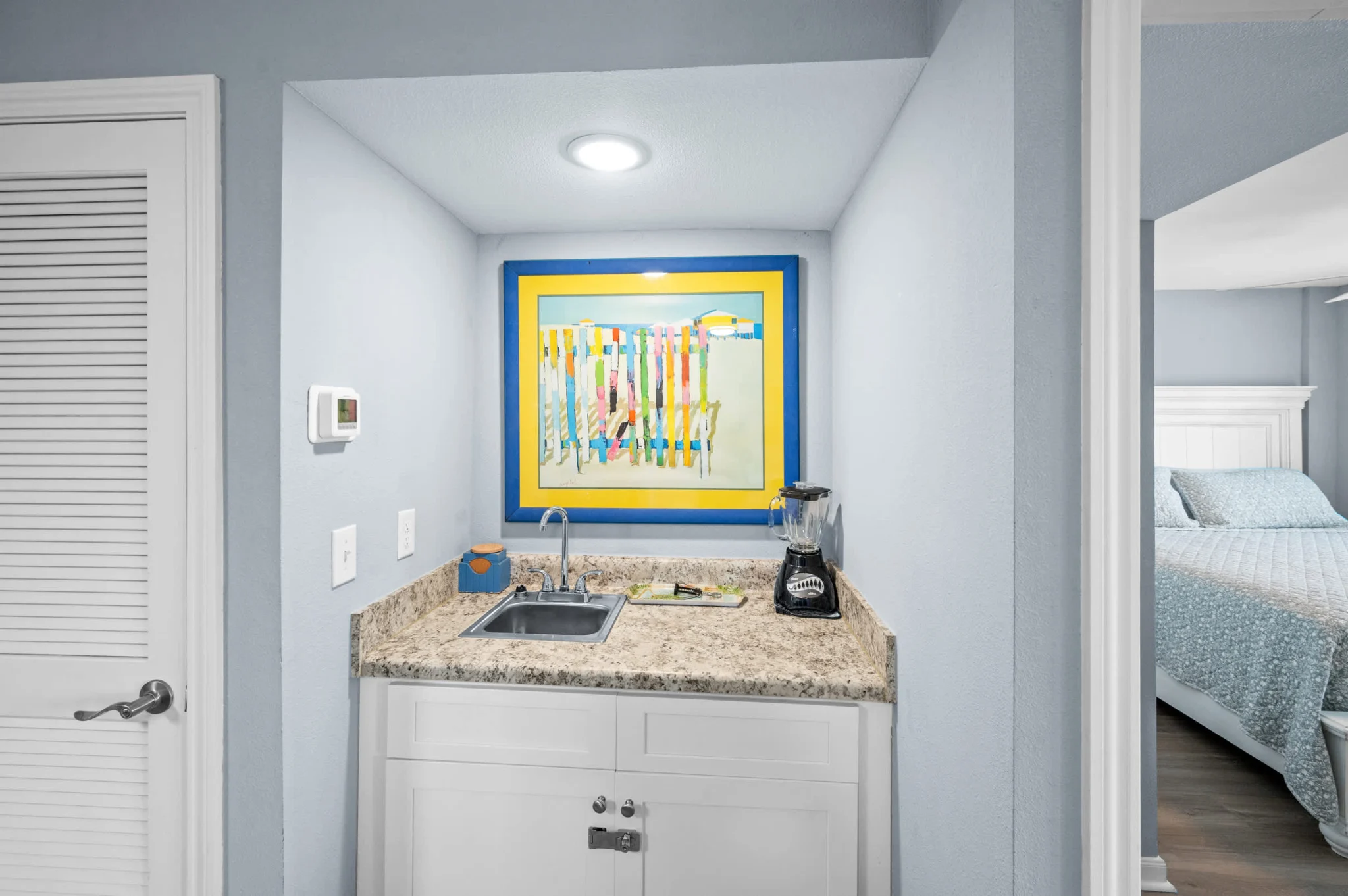 Wet bar with a small sink, Emerald Dreams