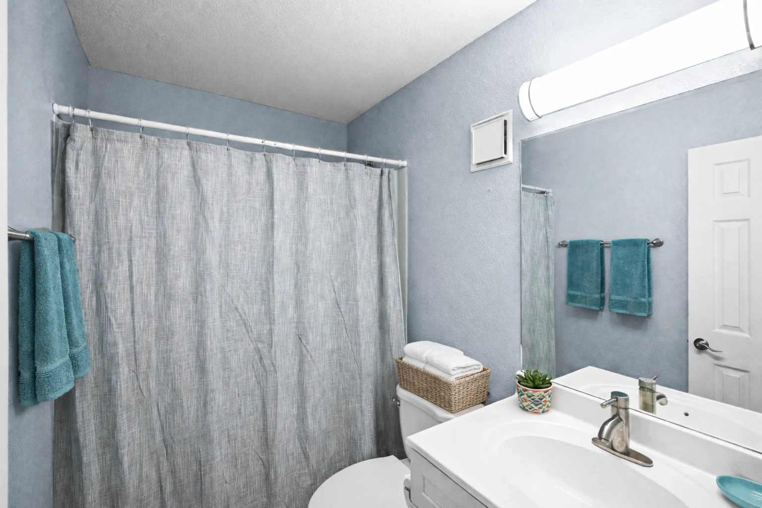 Second bathroom with a tub and shower, Emerald Dreams