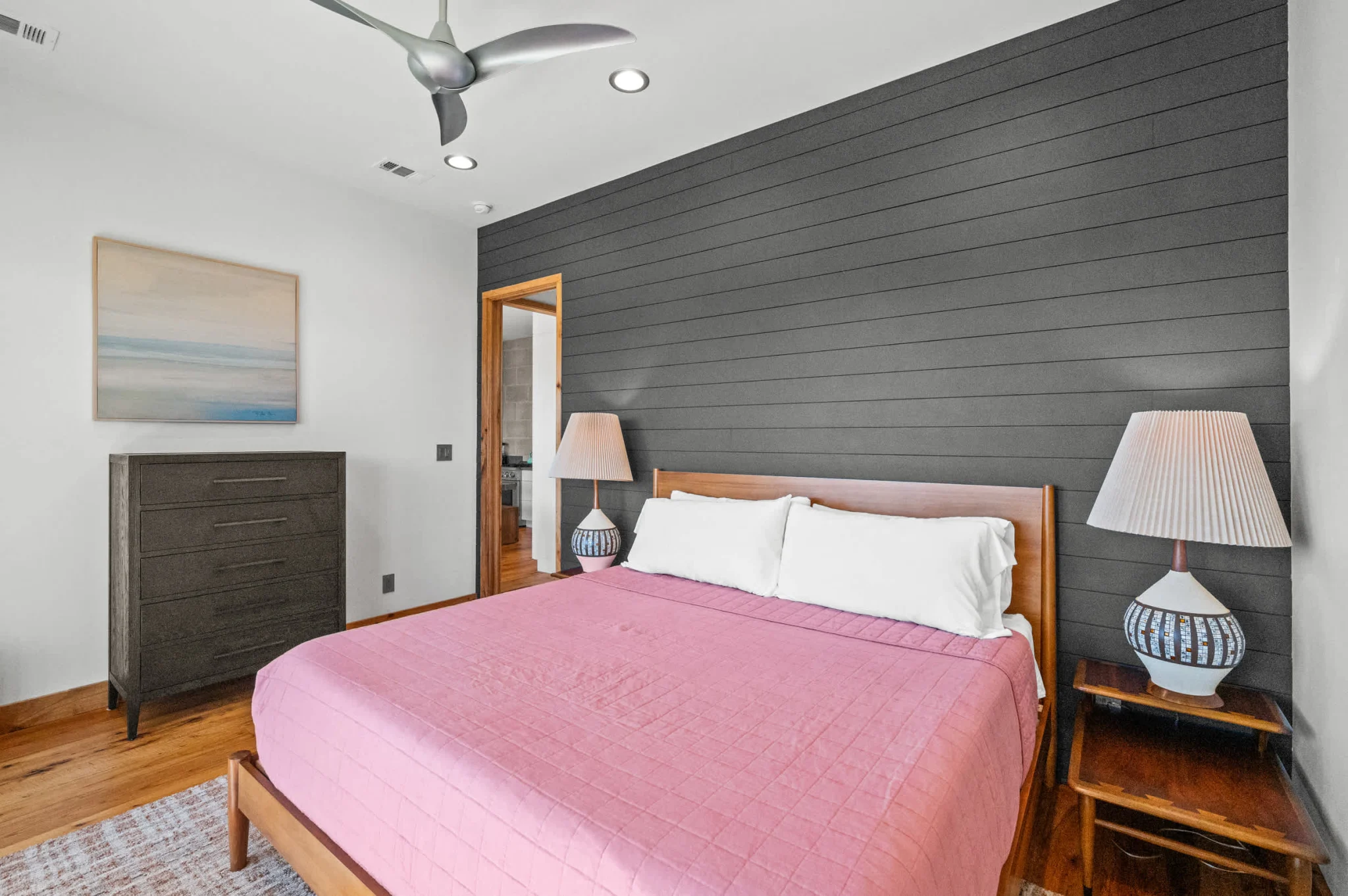 Queen bedroom with dresser, Gulf Pearl