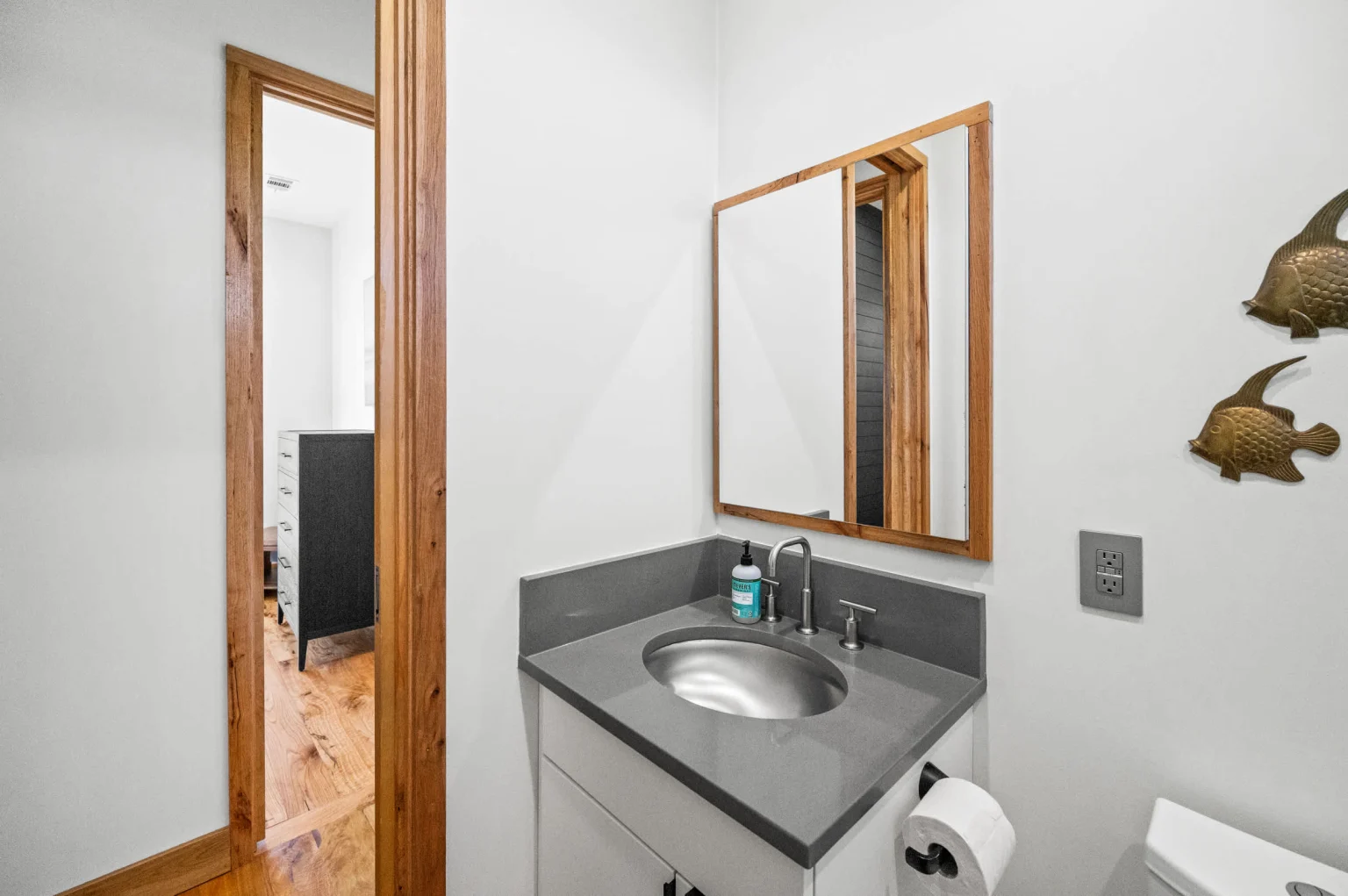 Bathroom vanity, Gulf Pearl