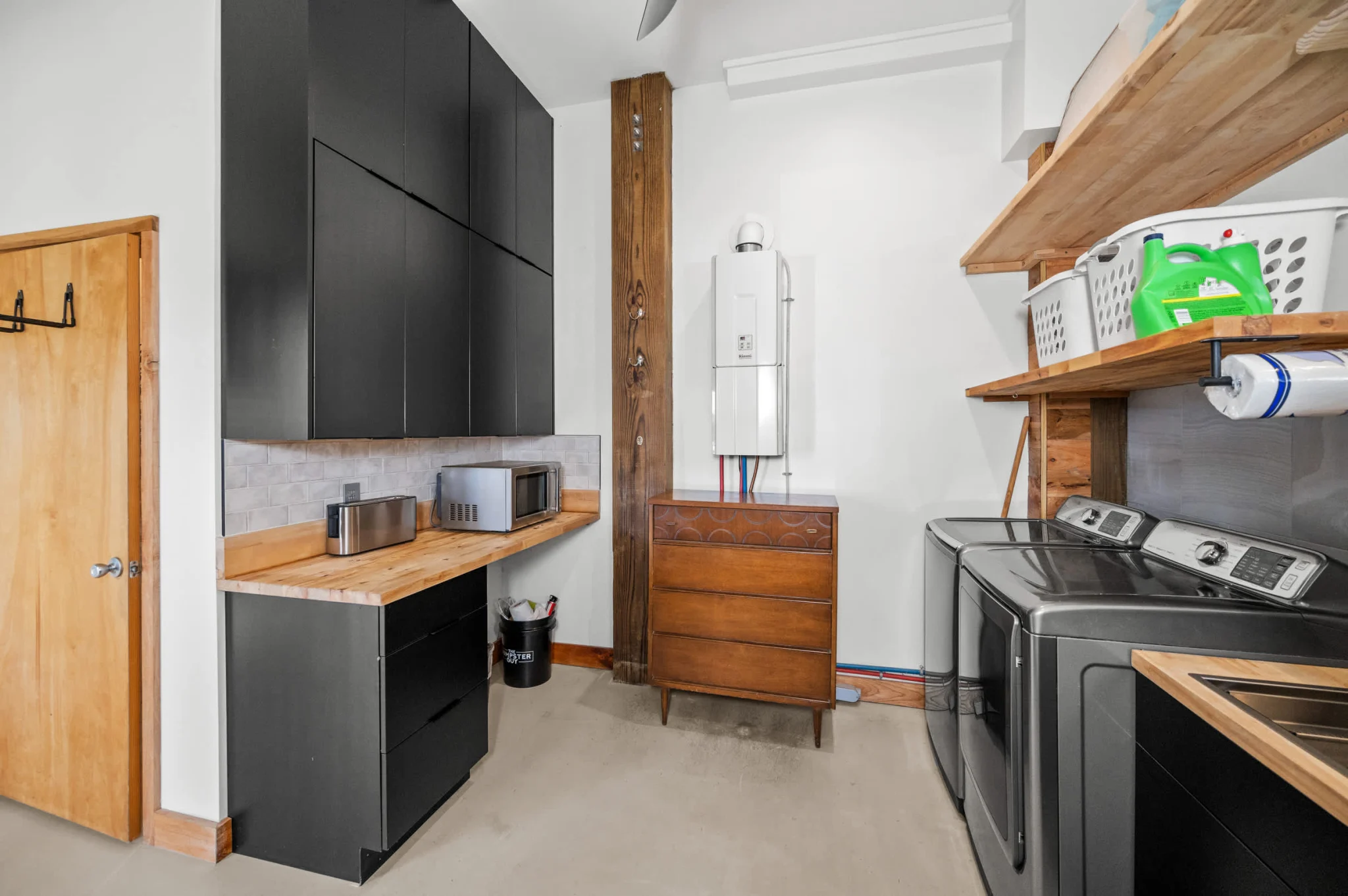 Ground-floor laundry and kitchenette, Gulf Pearl