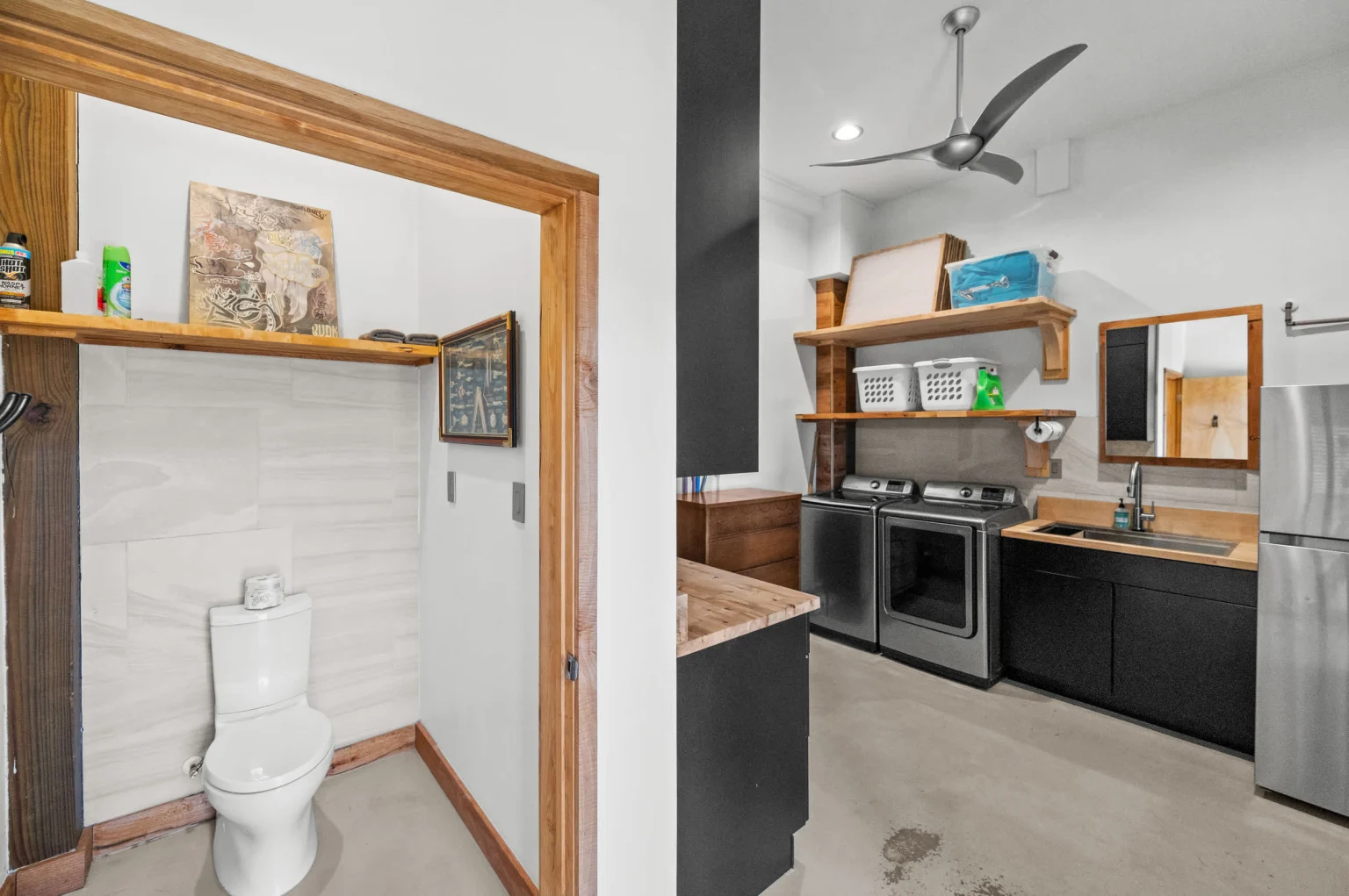 Half bath and laundry room, Gulf Pearl