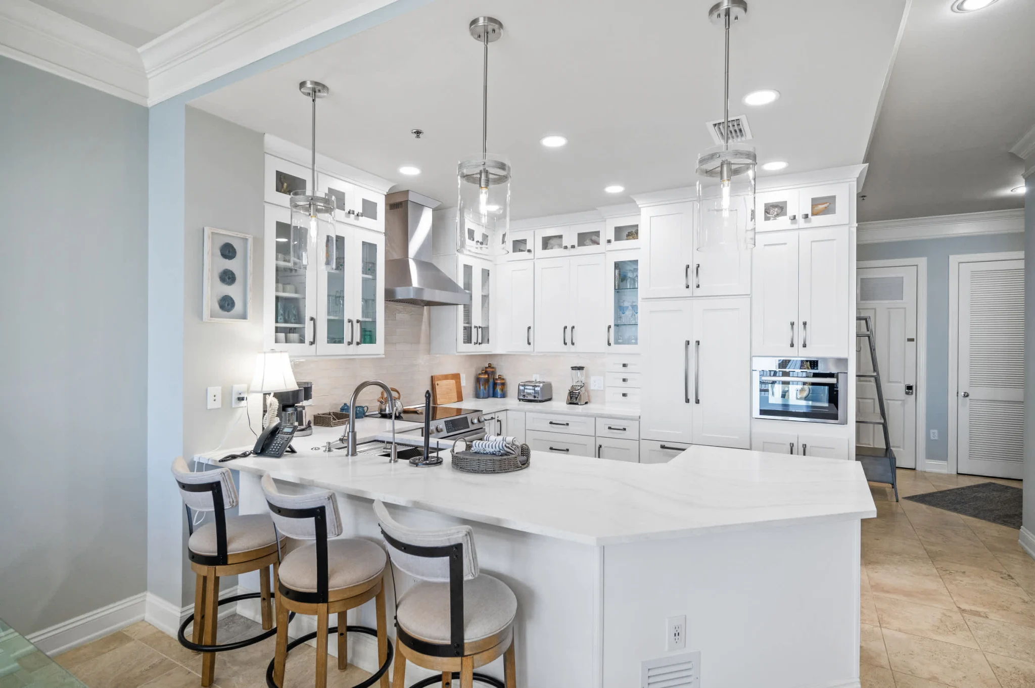 Kitchen island with bar stools, High Tide Penthouse