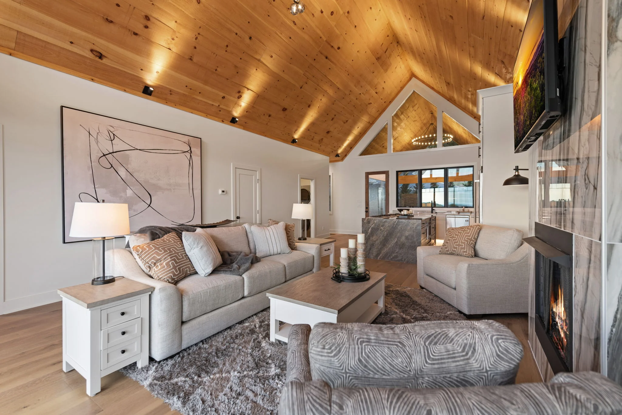 Great room with mountain views through the deck doors, Modern Overlook