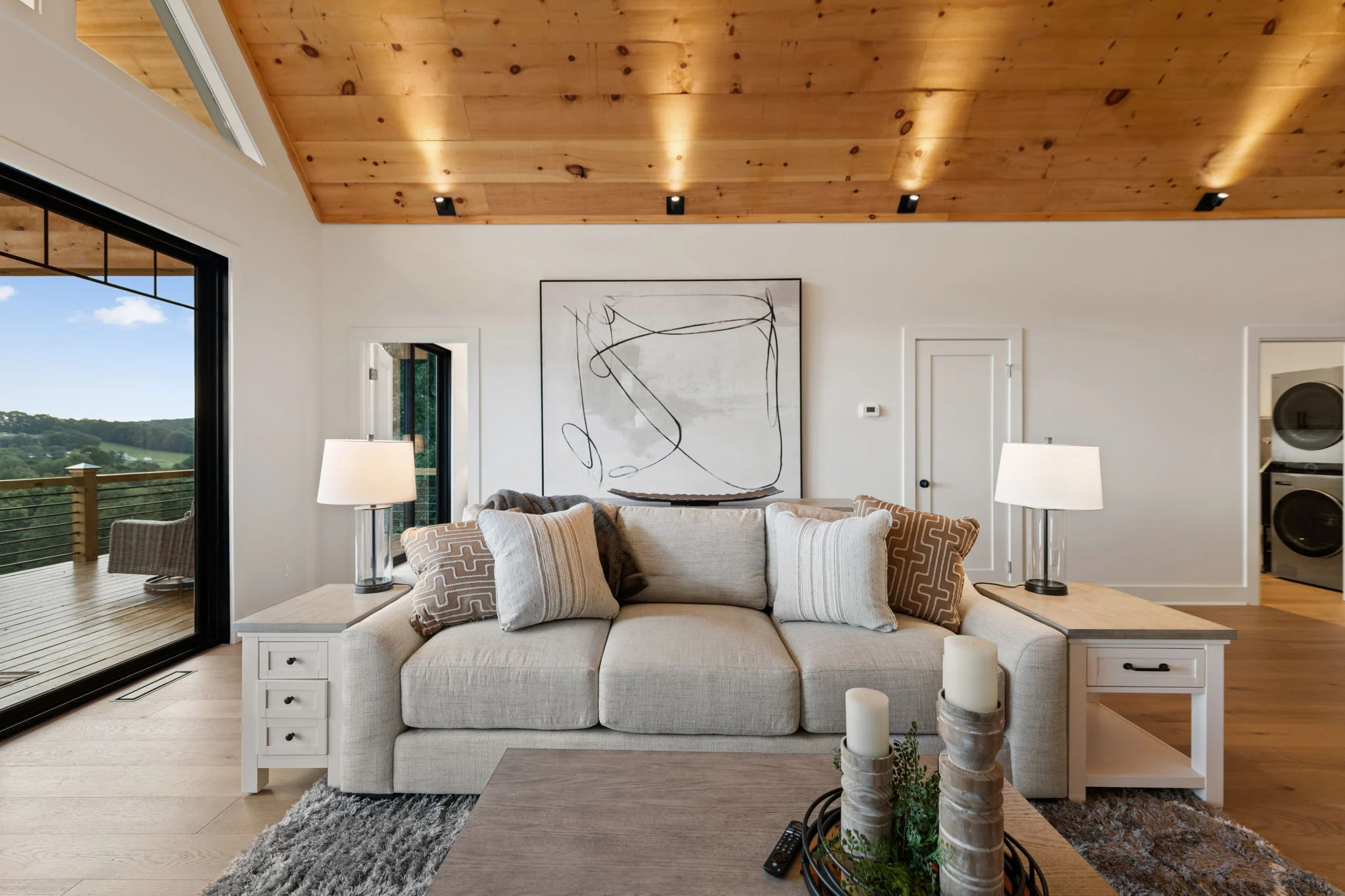 Great room with mountain views through the deck doors, Modern Overlook