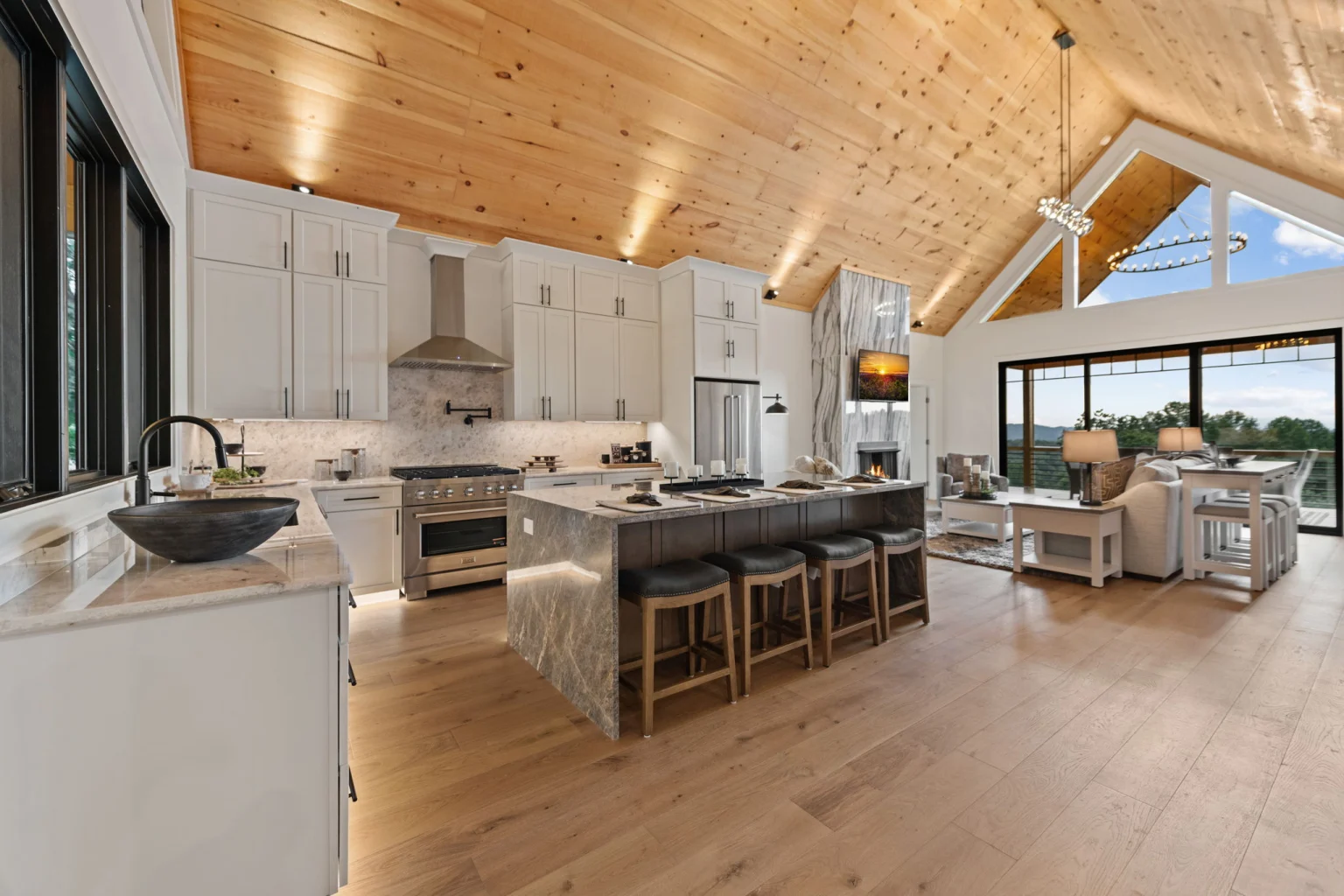 Kitchen island with bar stools, Modern Overlook