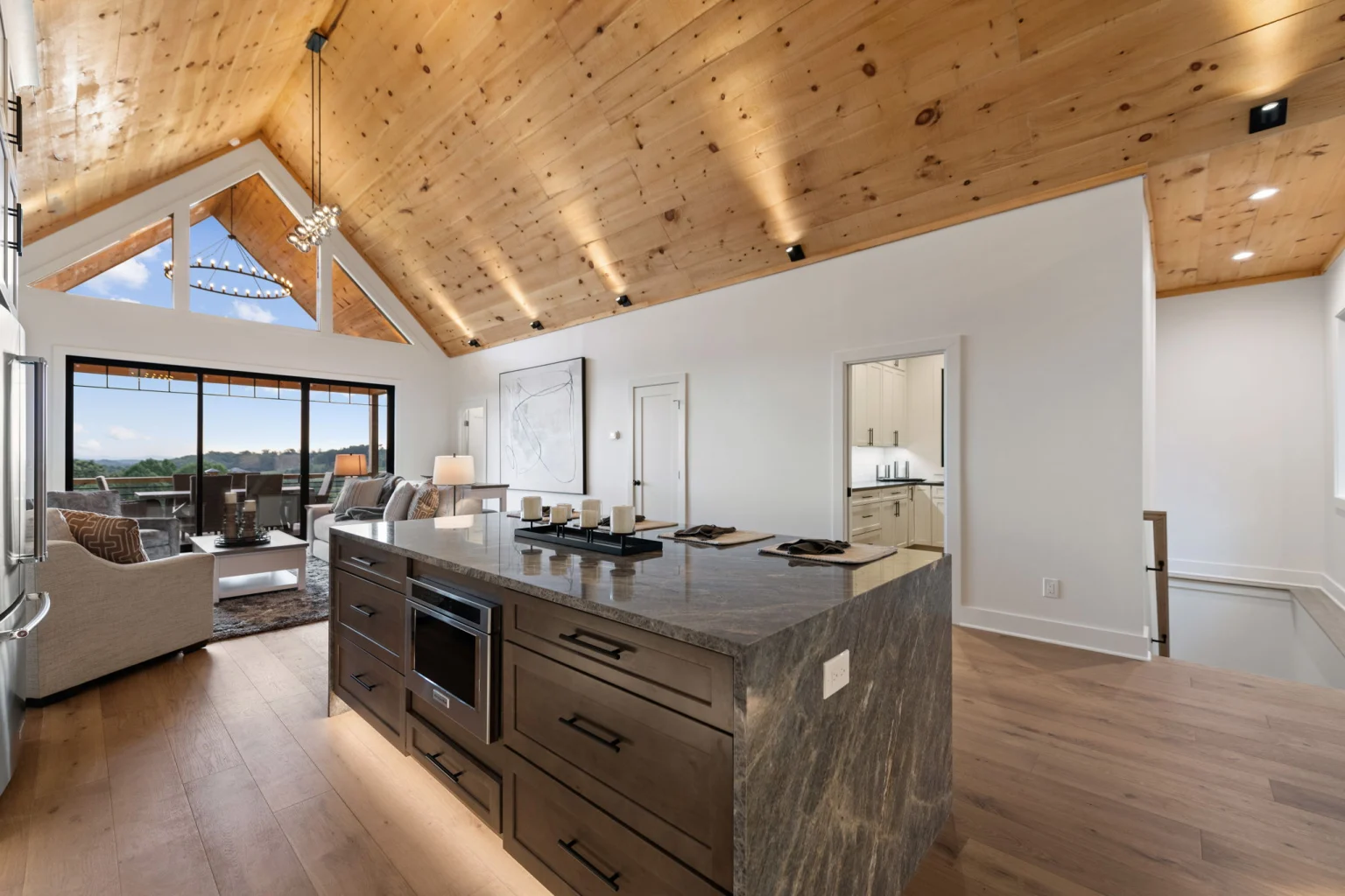 Kitchen island and the great room, Modern Overlook