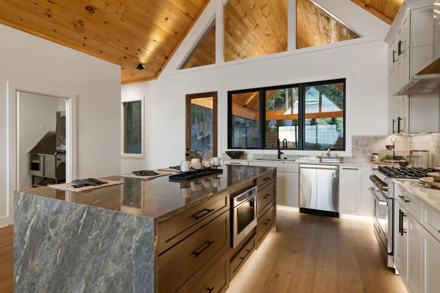 Kitchen island and the great room, Modern Overlook