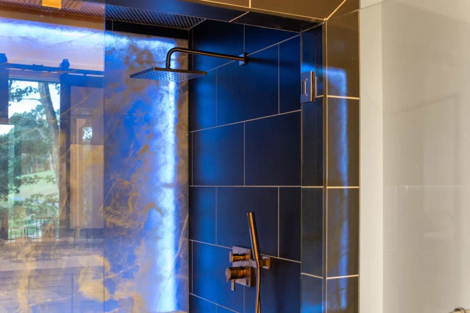 Steam shower with backlit onyx stone, Modern Overlook