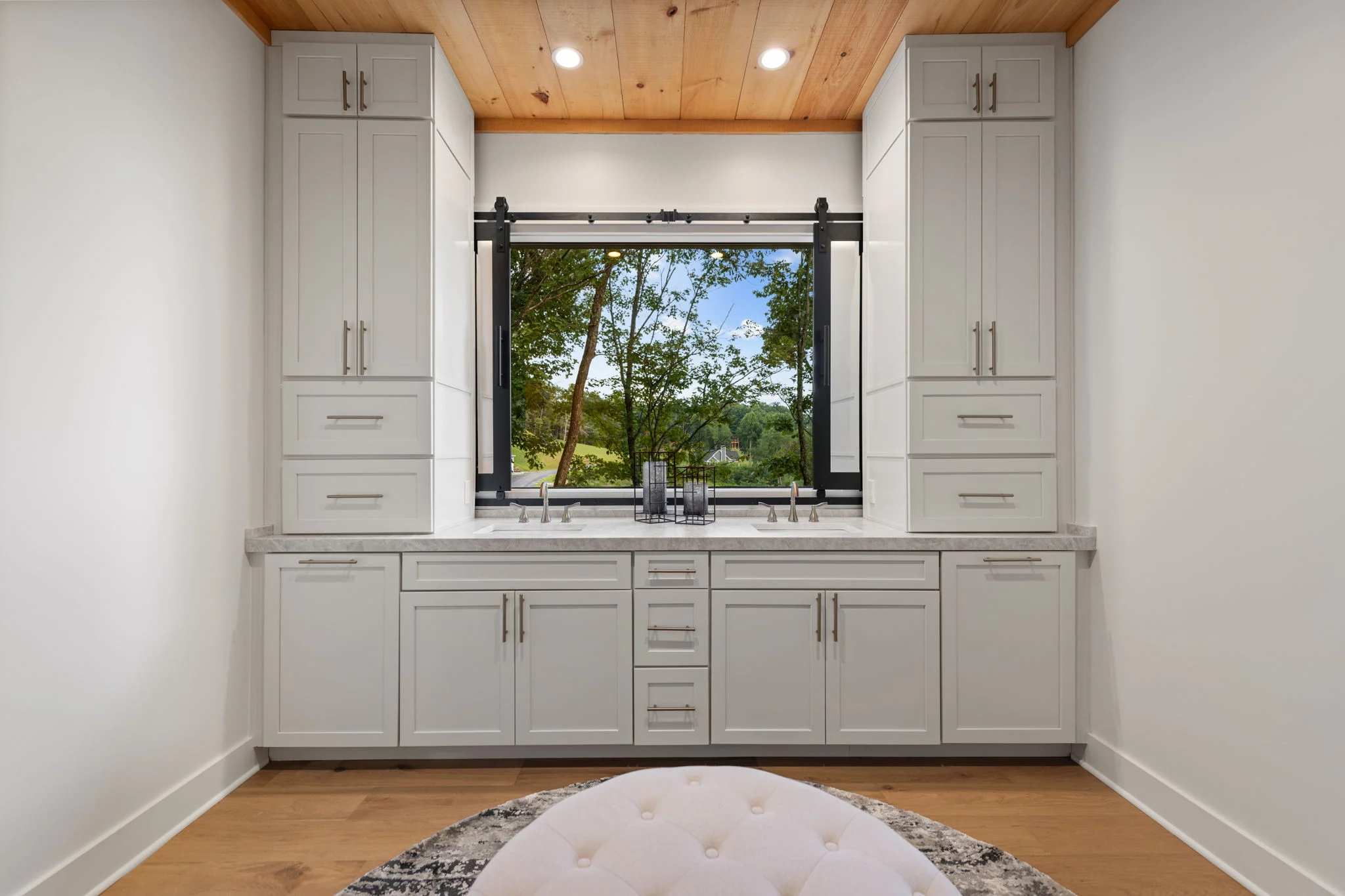 Primary bathroom double vanity, Modern Overlook