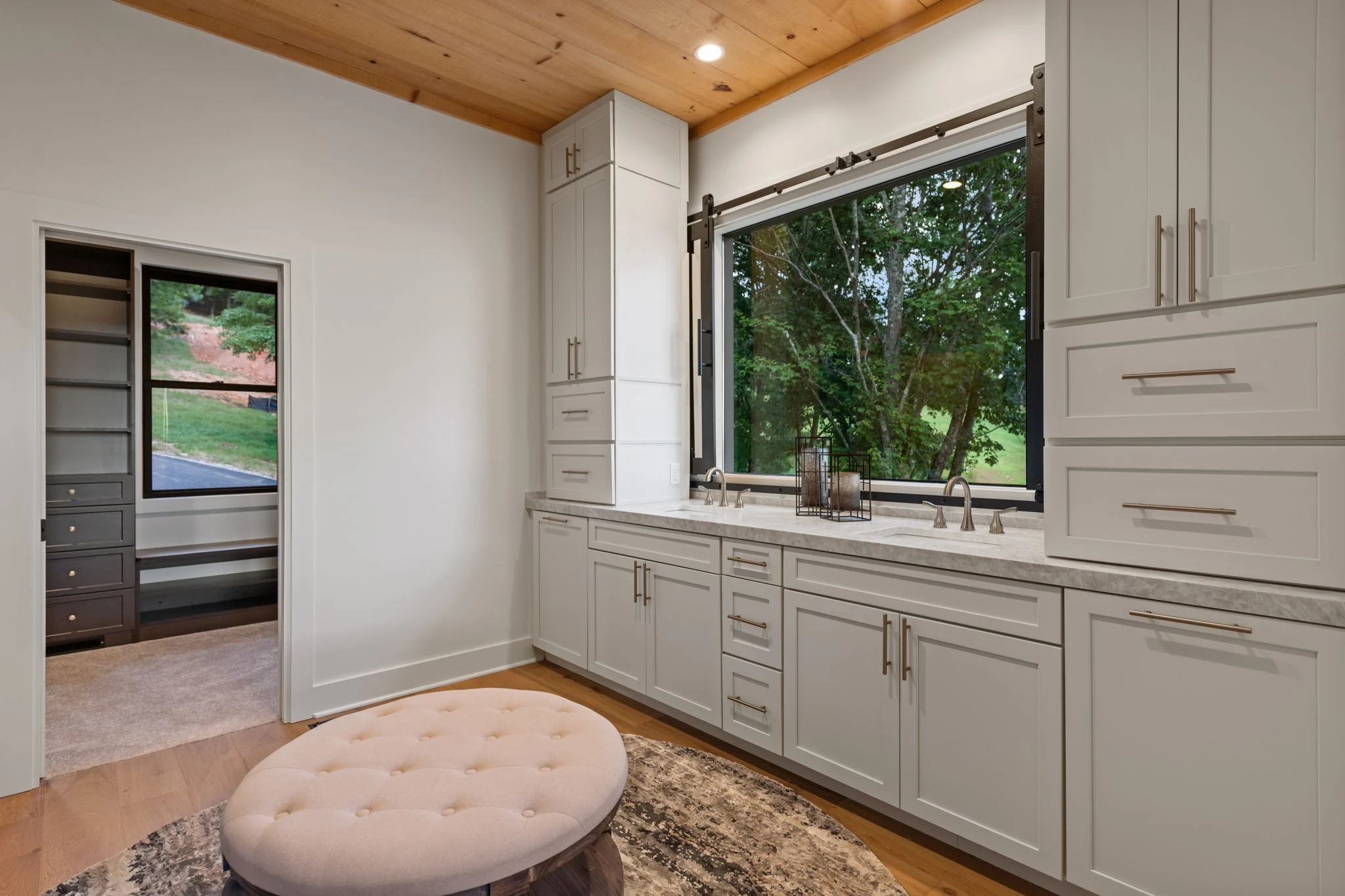 Primary bathroom double vanity, Modern Overlook