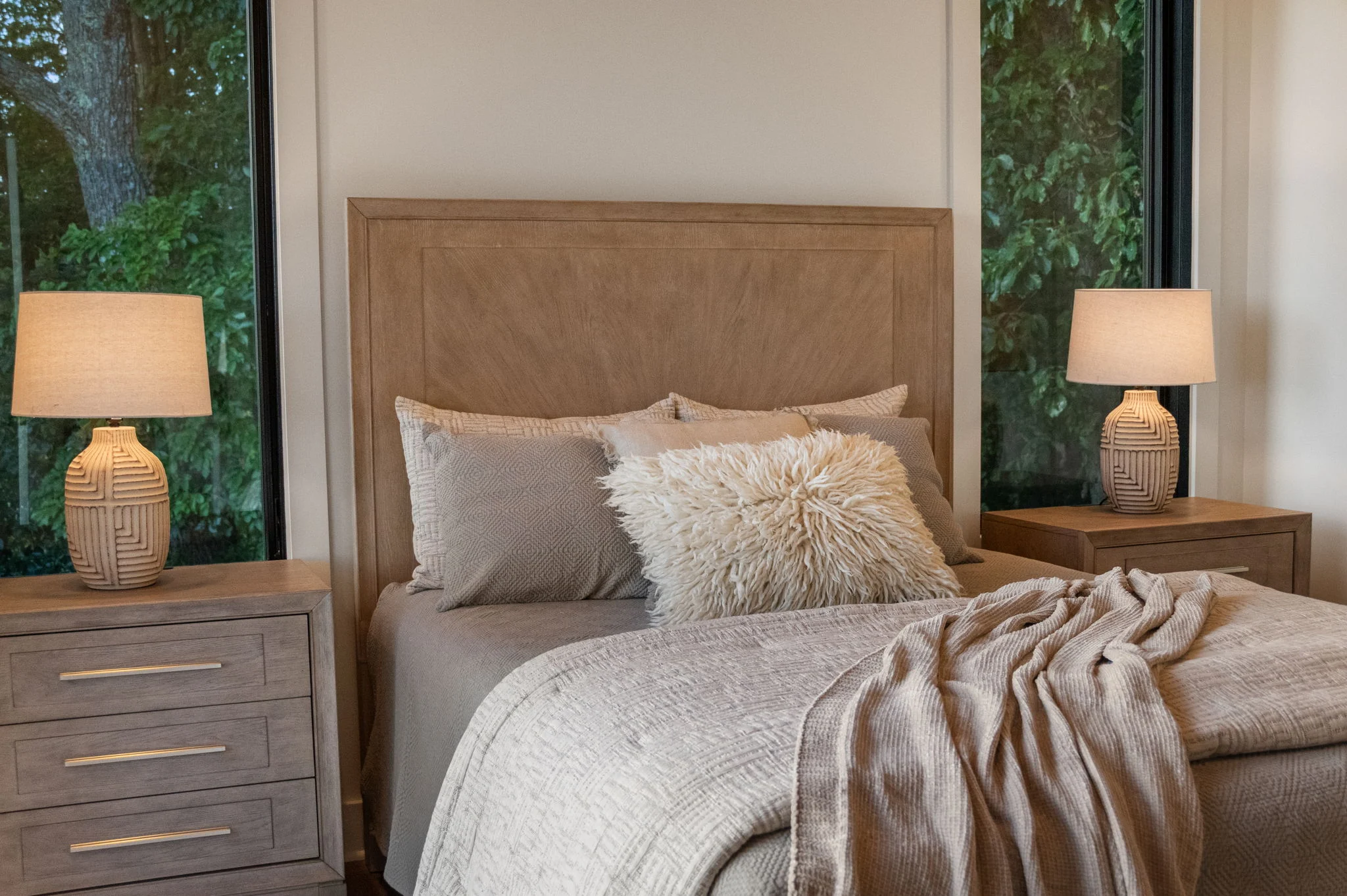 Main-level queen bedroom, Modern Overlook
