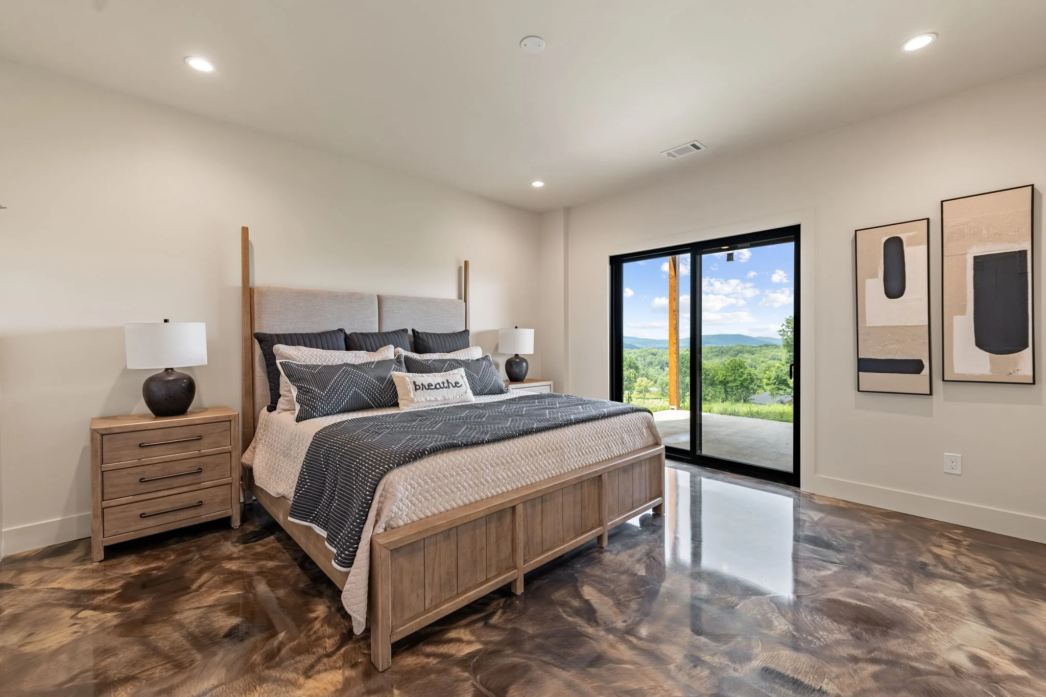 Terrace-level king bedroom, Modern Overlook