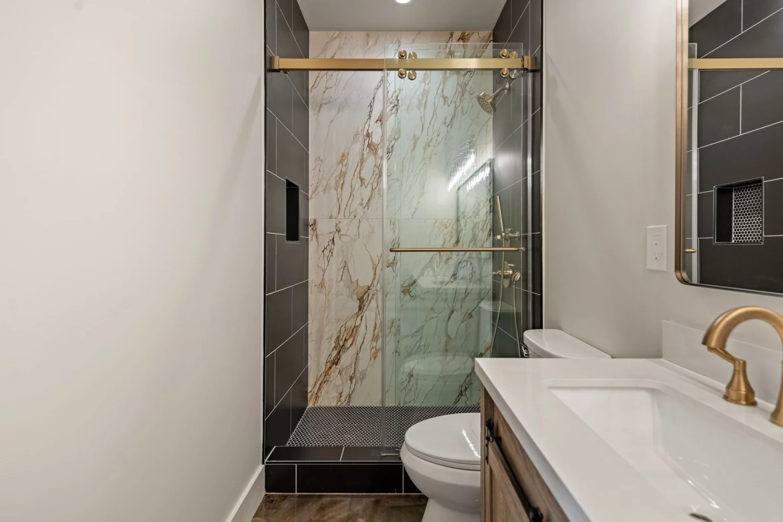 Bathroom with a glass shower, Modern Overlook