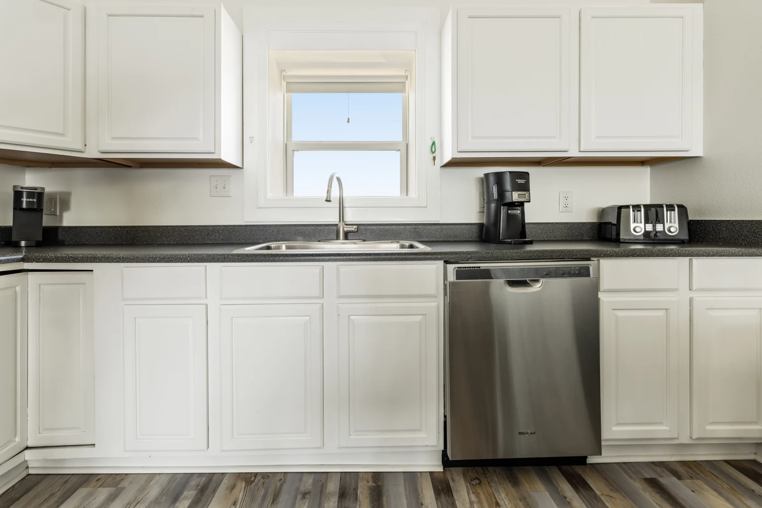 Kitchen sink and dishwasher, Sands of Time