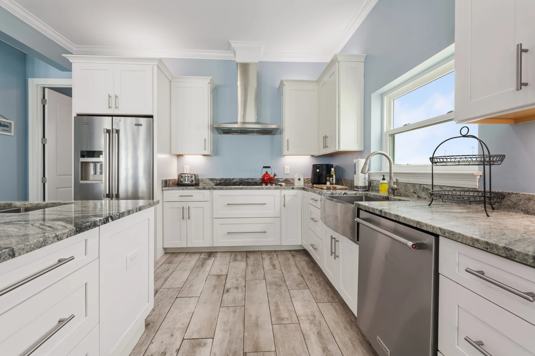Kitchen with gas range and hood, Sea Bliss
