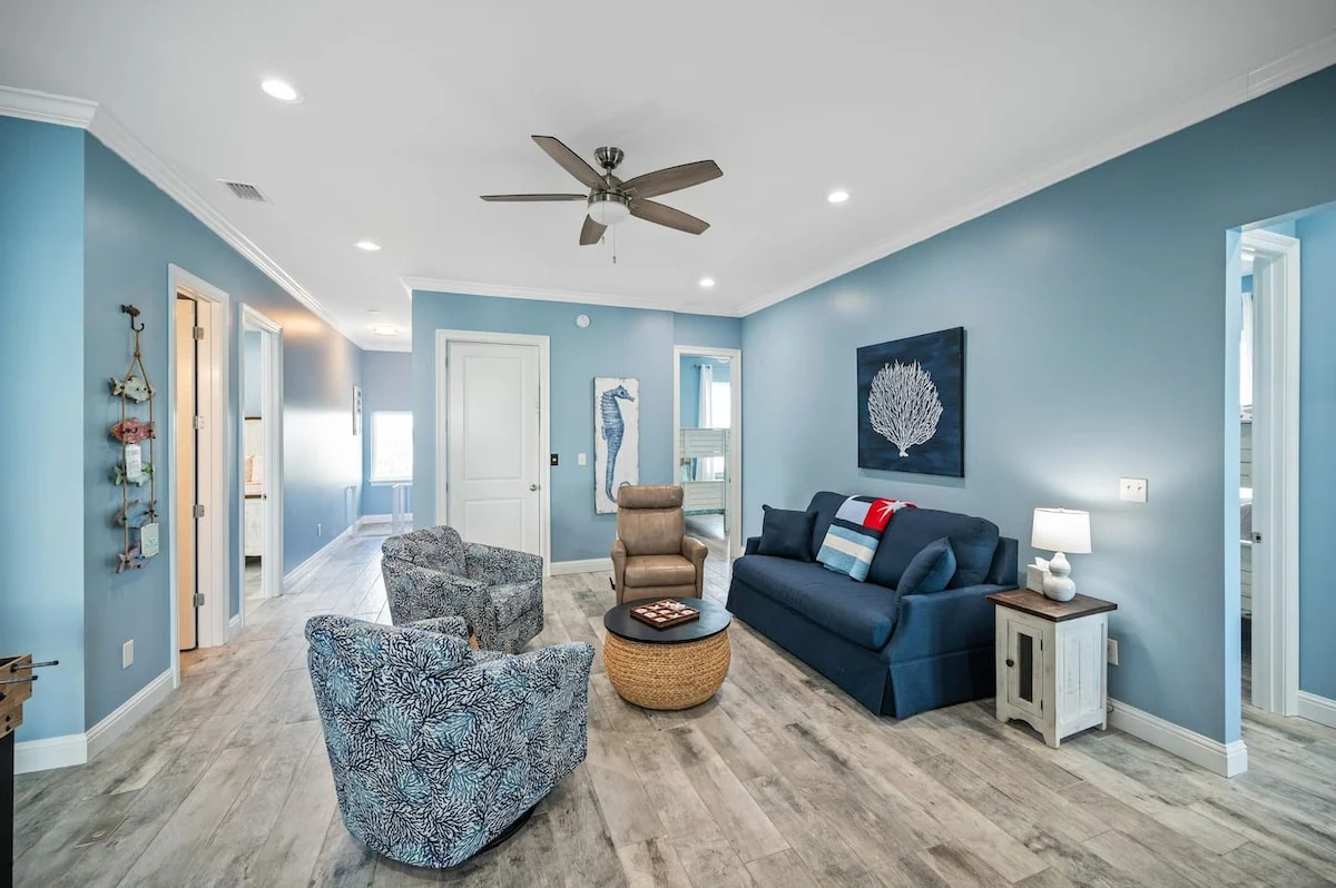 Second living area with swivel chairs and sofa, Sea Bliss