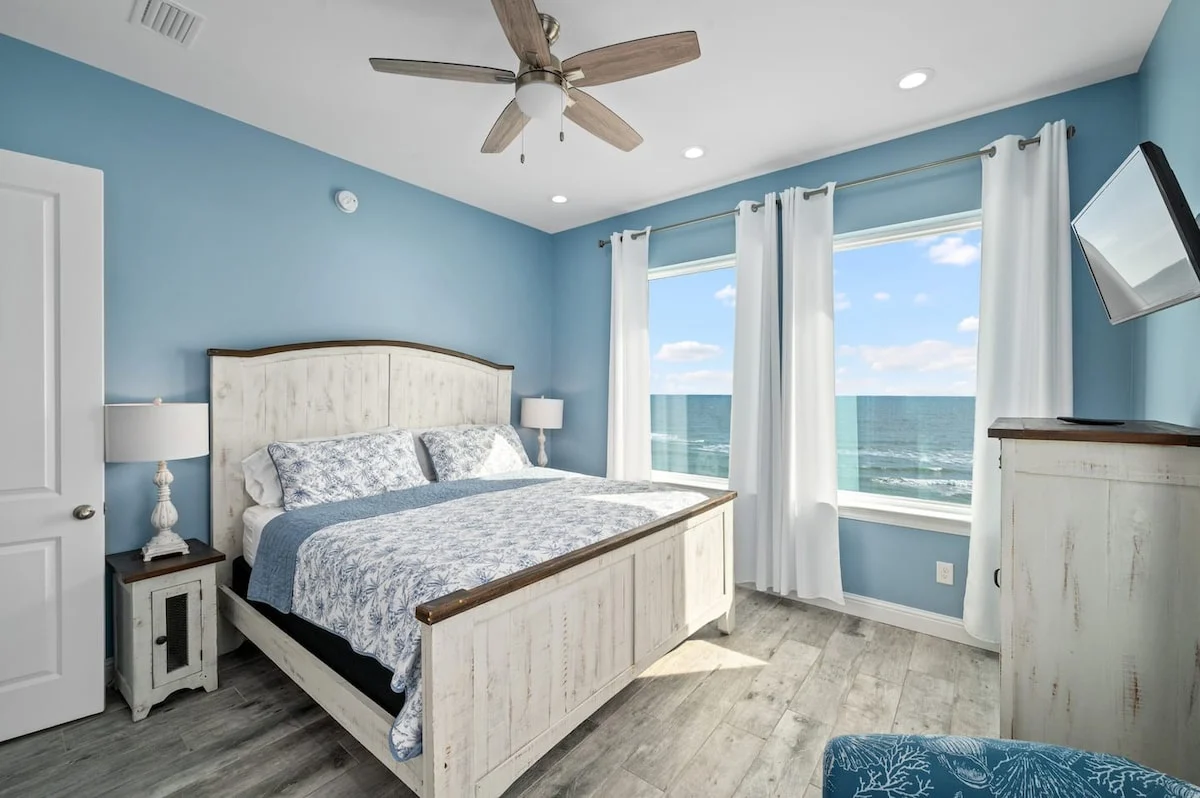 King bedroom with ocean view, Sea Bliss