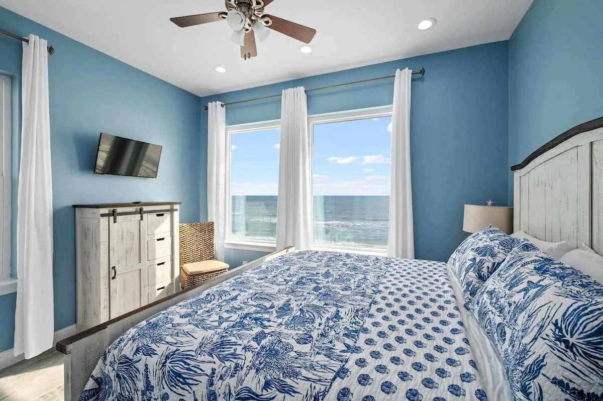 King bedroom looking out to the Gulf, Sea Bliss