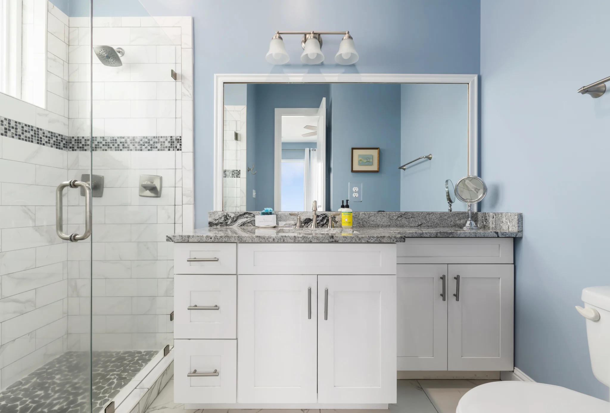 En-suite bathroom with glass shower, Sea Bliss