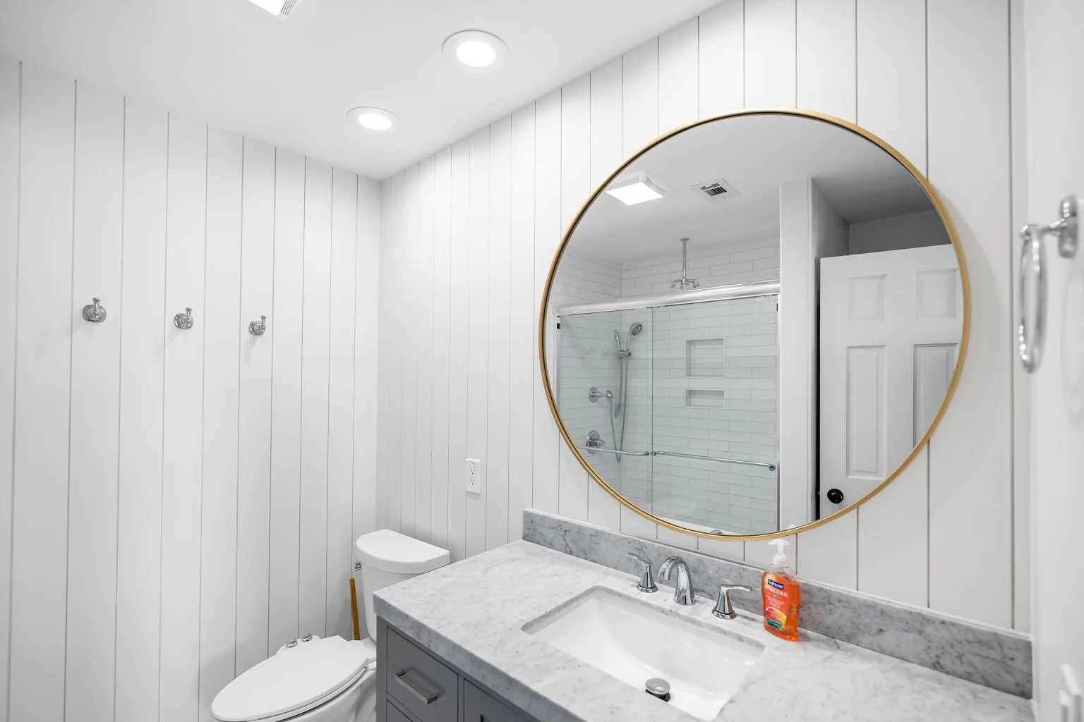 Bathroom vanity with round mirror, SouthWind East
