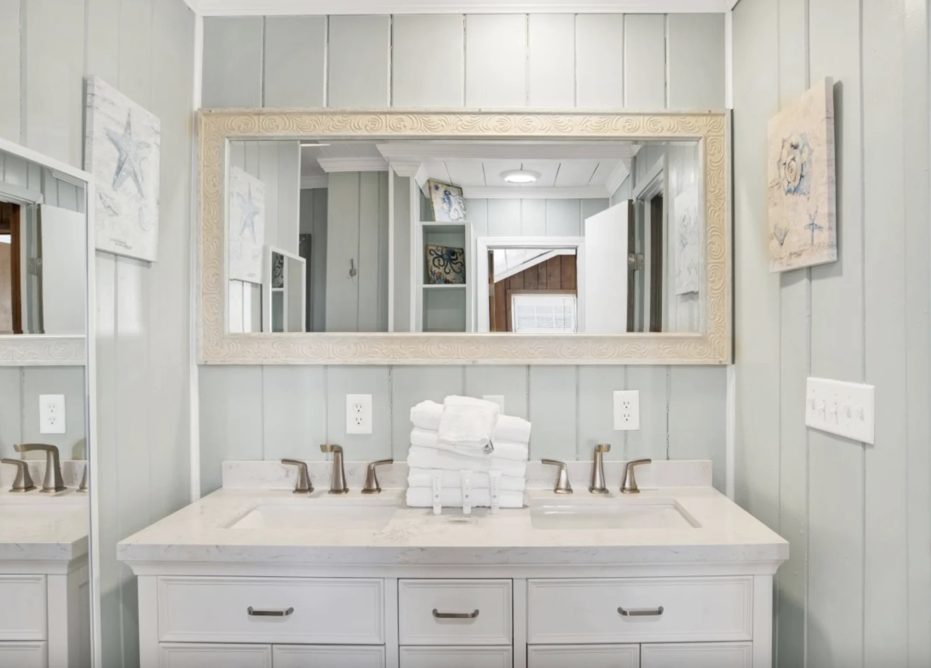 Bathroom with double vanity, Tree Tops